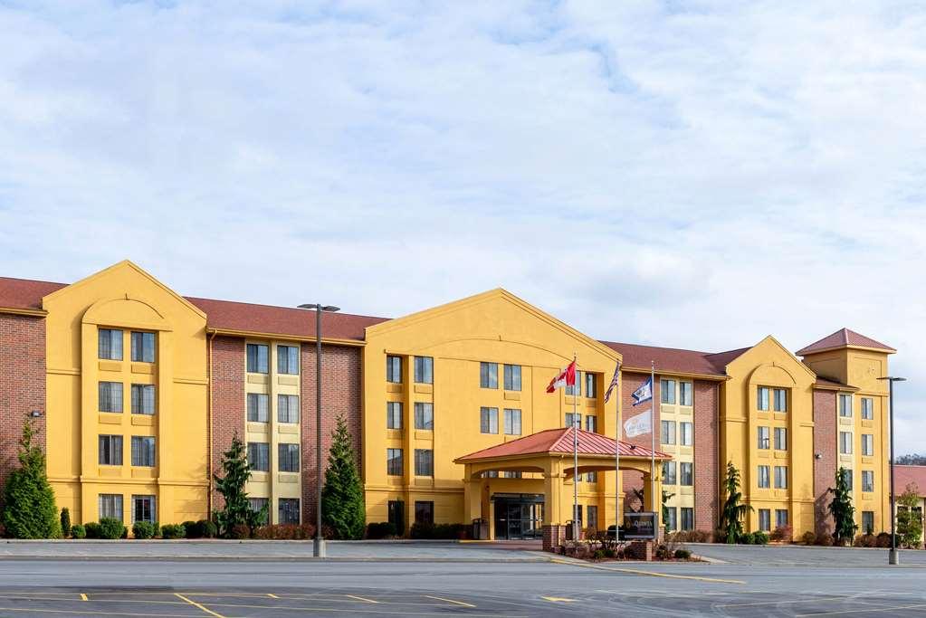 La Quinta Inn & Suites - New River Gorge National Park Summersville Exterior photo