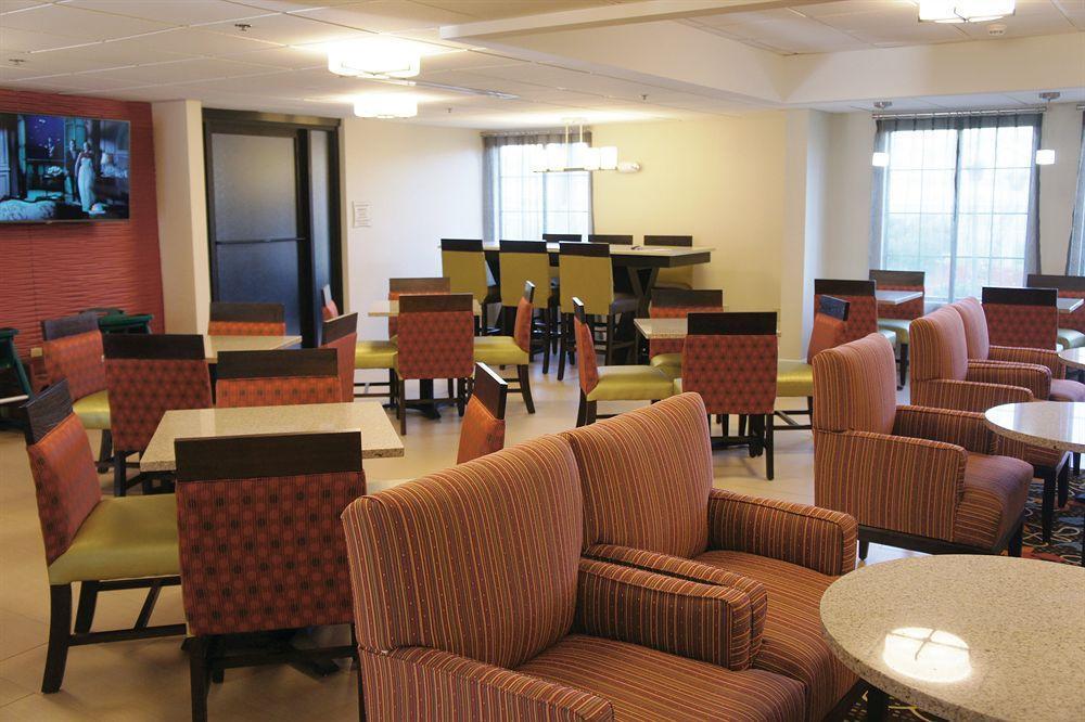 La Quinta Inn & Suites - New River Gorge National Park Summersville Exterior photo