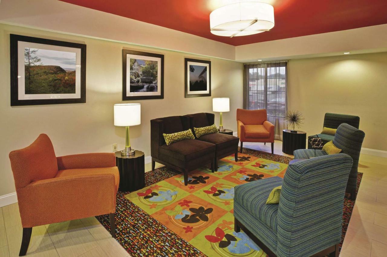 La Quinta Inn & Suites - New River Gorge National Park Summersville Exterior photo