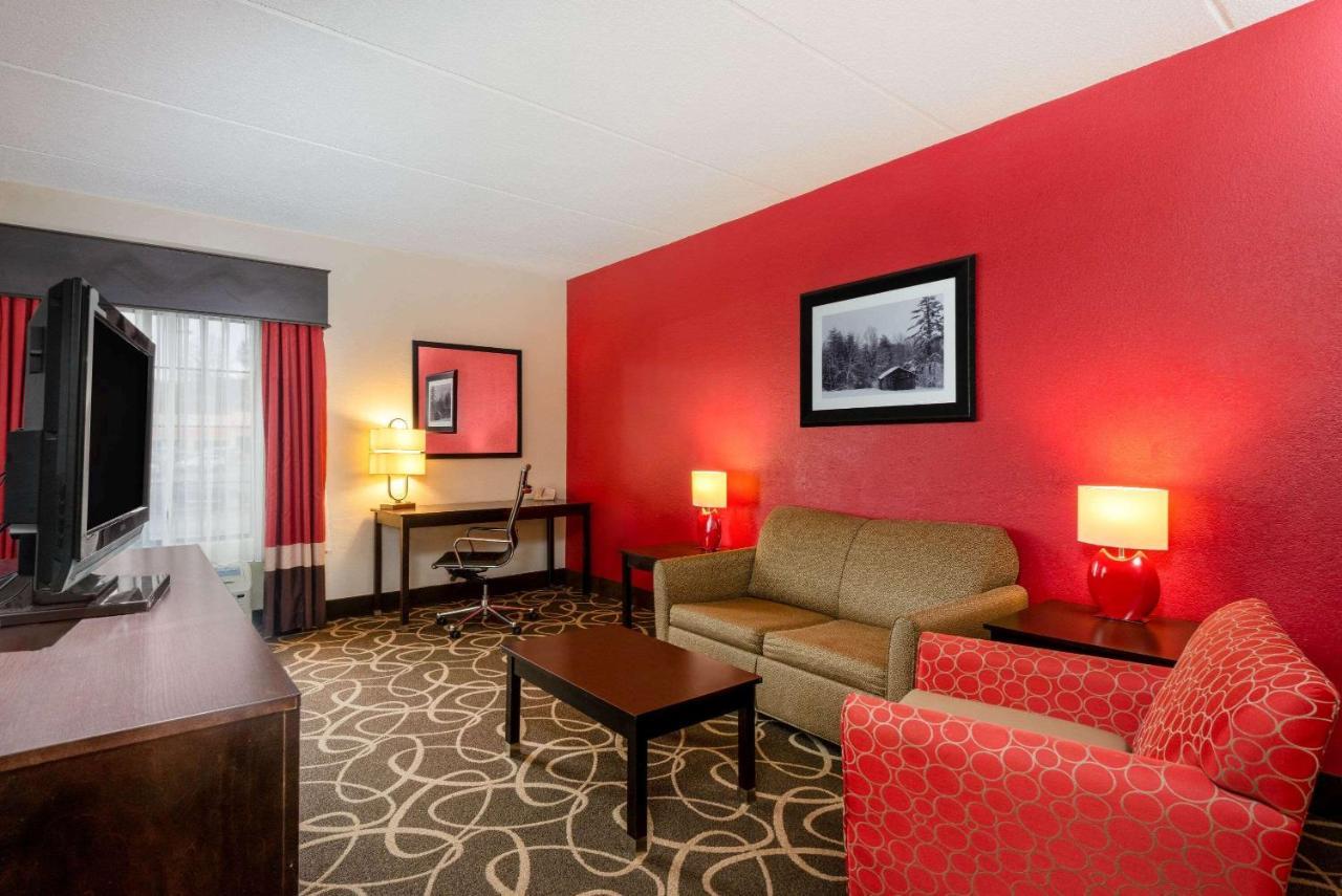 La Quinta Inn & Suites - New River Gorge National Park Summersville Exterior photo
